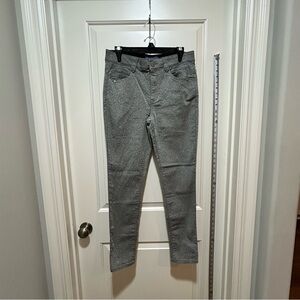 Democracy Ab solution women’s size 8 Gray patterned jeans. Like new. Stretchy